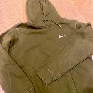 Fabulous barely worn Nike sweat shirt
